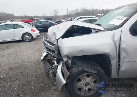 2010 Chevrolet Silverado 1500 Lt z USA, uszkodzony, nr VIN 3GCRKSE39AG137600